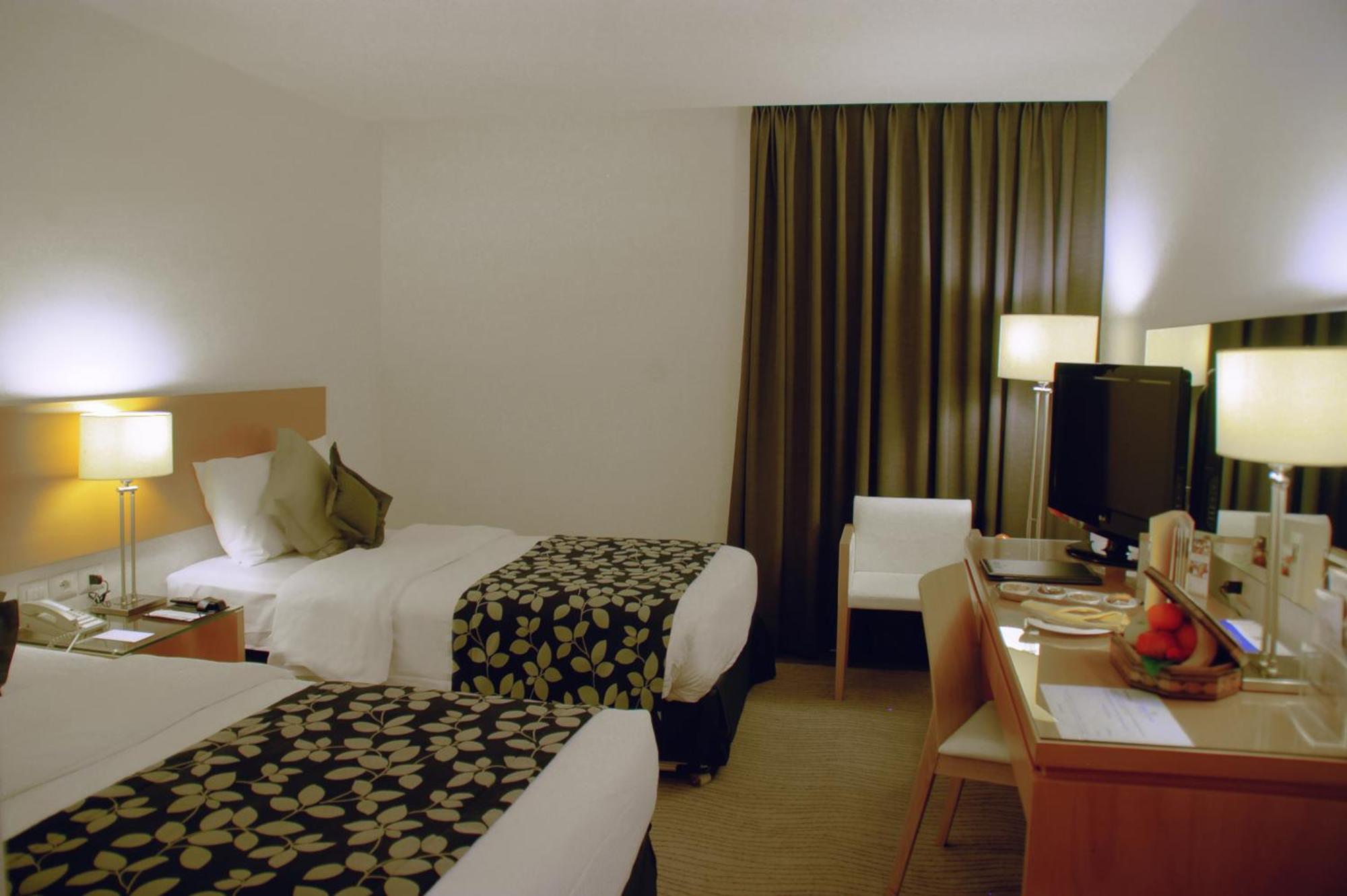 Amman Airport Hotel Al Qastal Exterior photo