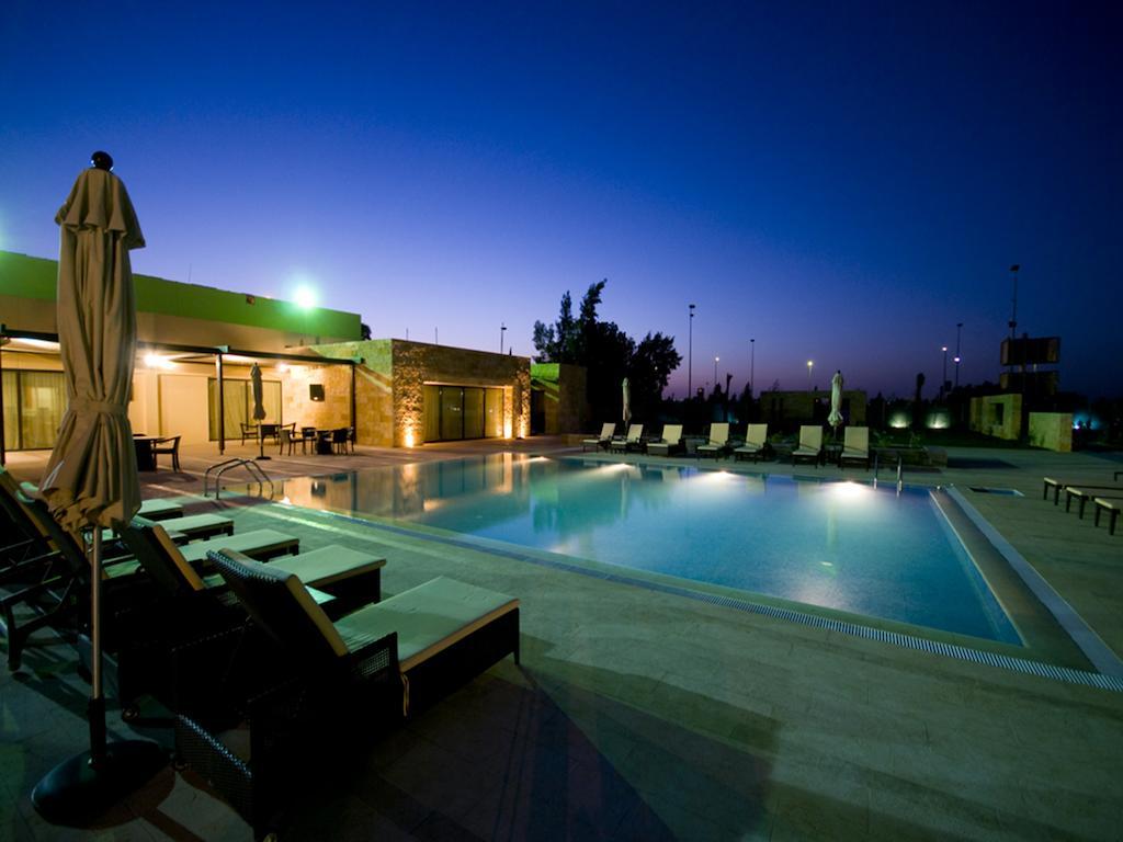 Amman Airport Hotel Al Qastal Exterior photo